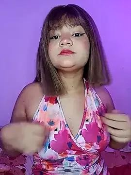 Sofia18hotdding from StripChat is Freechat