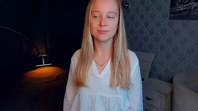 SoonMoor from StripChat is Freechat