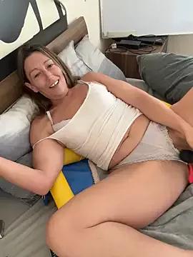 Sophia-Squirts-UK from StripChat is Freechat