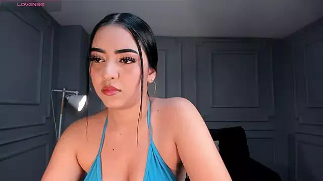 SophieLanne from StripChat is Freechat