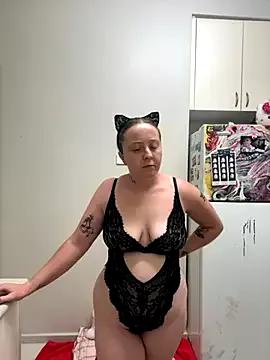 spankmykittyhehe from StripChat is Freechat