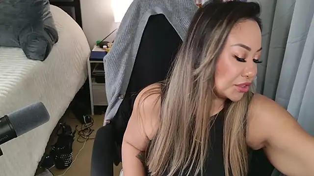 Try the thrill of flirt babes with our cam hosts, featuring unclothed wildness while getting naked and playing with their favored sex toys.