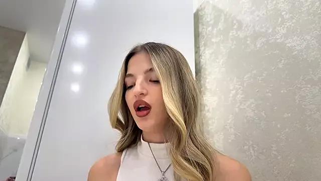 StellaDuwe from StripChat is Freechat