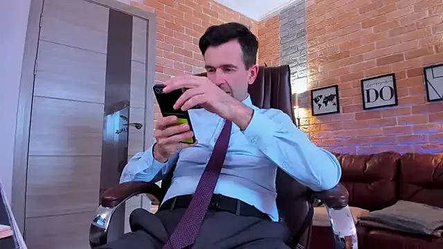 SteveTiger from StripChat is Freechat