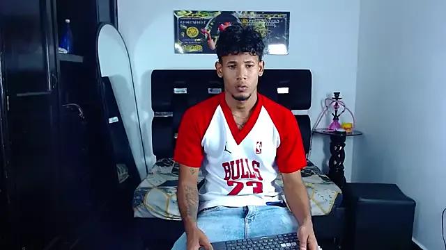 Photos of straight_Duo01 from StripChat is Freechat
