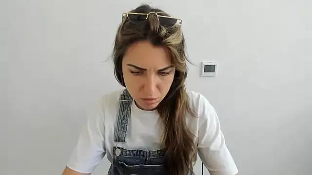 Summmmersky from StripChat