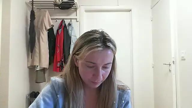 SusanCurt from StripChat is Freechat