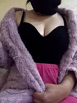 Sweet-arian from StripChat is Freechat