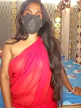 Sweet-Maddlina from StripChat is Freechat