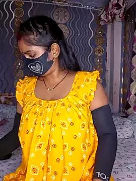 Sweet-Maddlina from StripChat is Freechat