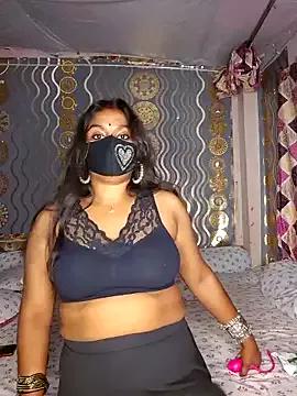 Sweet-Maddlina from StripChat is Freechat