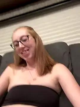 Photos of sweet-vixen from StripChat is Freechat