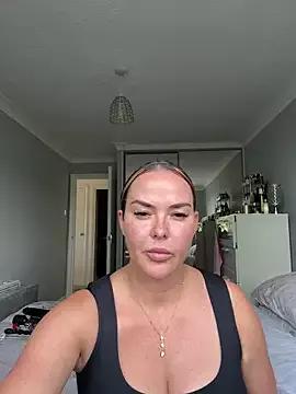 Sweetbutnotinnocent from StripChat is Freechat