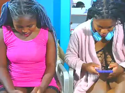 SweetHoney21_ from StripChat is Freechat
