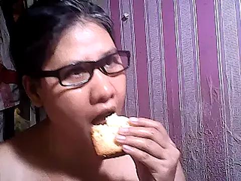 sweetsosie18 from StripChat is Freechat