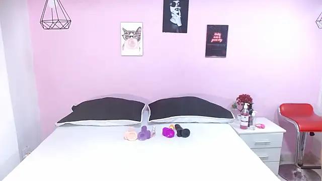 talia_isabella from StripChat is Freechat