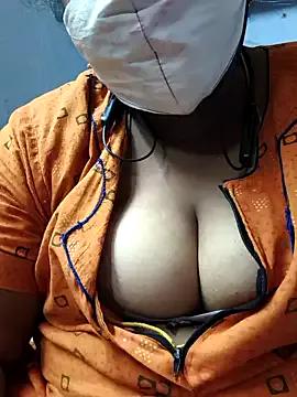 TAMIL_ELAKKIYA from StripChat is Freechat