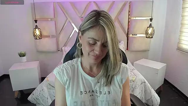 tammyandradee from StripChat is Freechat
