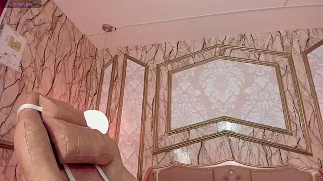 Thalia_zafirr from StripChat is Freechat