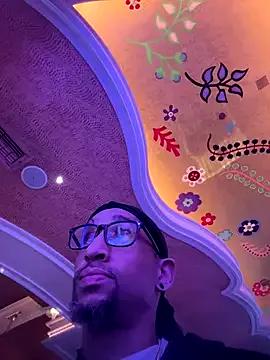 TheRealMrDLlong from StripChat is Freechat