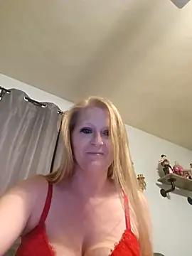 Thesquirtnqueen from StripChat is Freechat