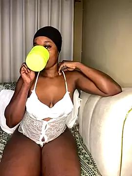 TinaFavourite from StripChat is Freechat