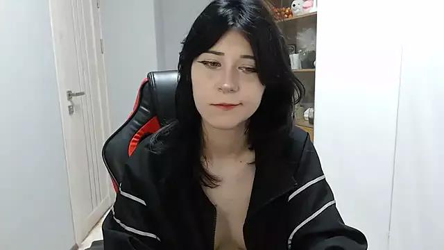 TinaQuiin from StripChat is Freechat