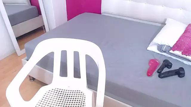 tinyy_whore18 from StripChat is Freechat