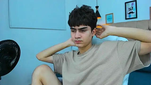 Tommy18__ from StripChat