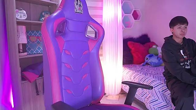 tommy_blue from StripChat