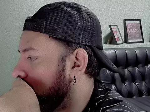tonyglams from StripChat is Freechat