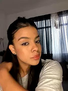 trianawhite from StripChat is Freechat