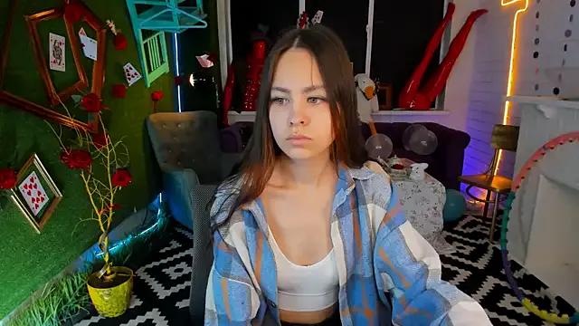 UliaNeer from StripChat is Freechat