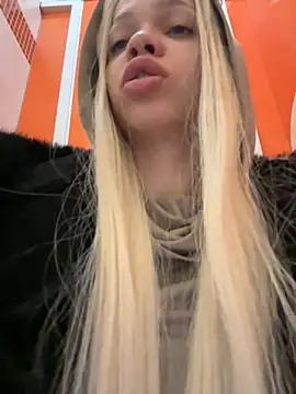 ValenciaShock from StripChat is Freechat