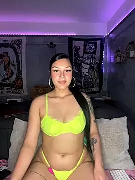 Valeriafallsxx from StripChat is Freechat