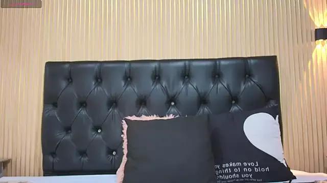 Veronica_Tits from StripChat is Freechat