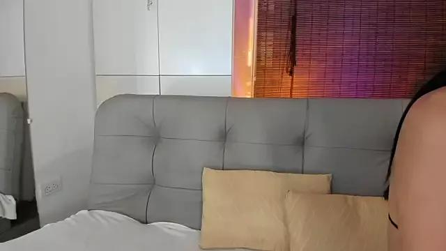 Vicky_kittyy from StripChat is Freechat