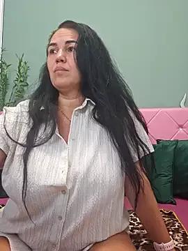 VickyDivinee from StripChat is Freechat