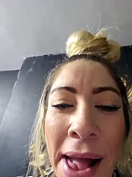 viktoria_davis_ from StripChat is Freechat