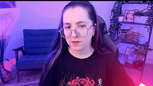 VirtuallVoyant from StripChat is Freechat