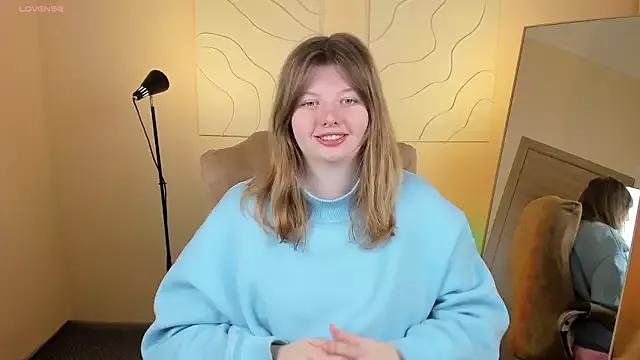 Vivian_cutie from StripChat is Freechat