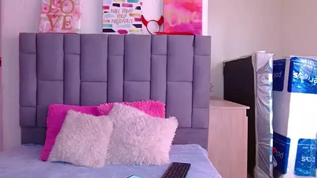Vivianita_Lov19 from StripChat