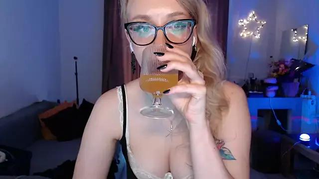 welliza from StripChat is Freechat