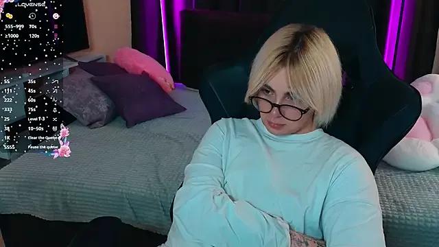 white__punk from StripChat is Freechat