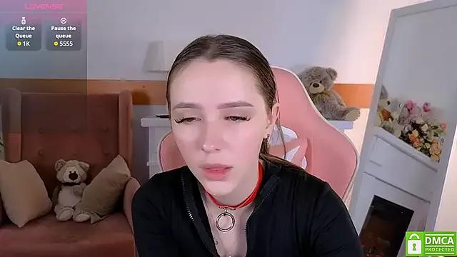 WildHoneyXO from StripChat is Freechat