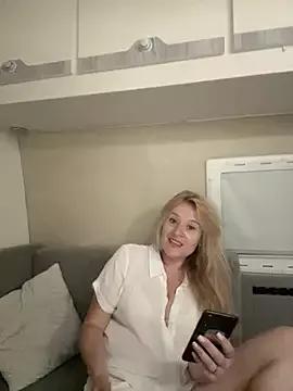 WildOnWheels_ from StripChat is Freechat