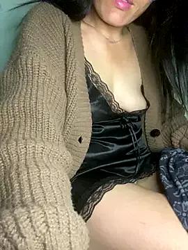 Winny-sexy from StripChat is Freechat