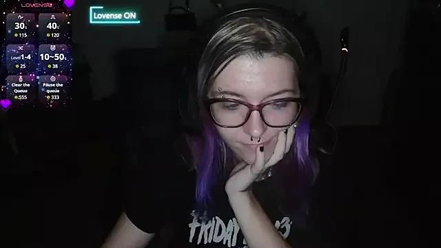 x3raven from StripChat is Freechat