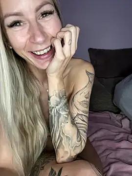 X_JamieLove_X from StripChat is Freechat