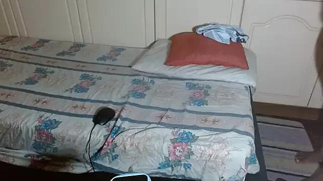 xfoxybrownxx from StripChat is Freechat